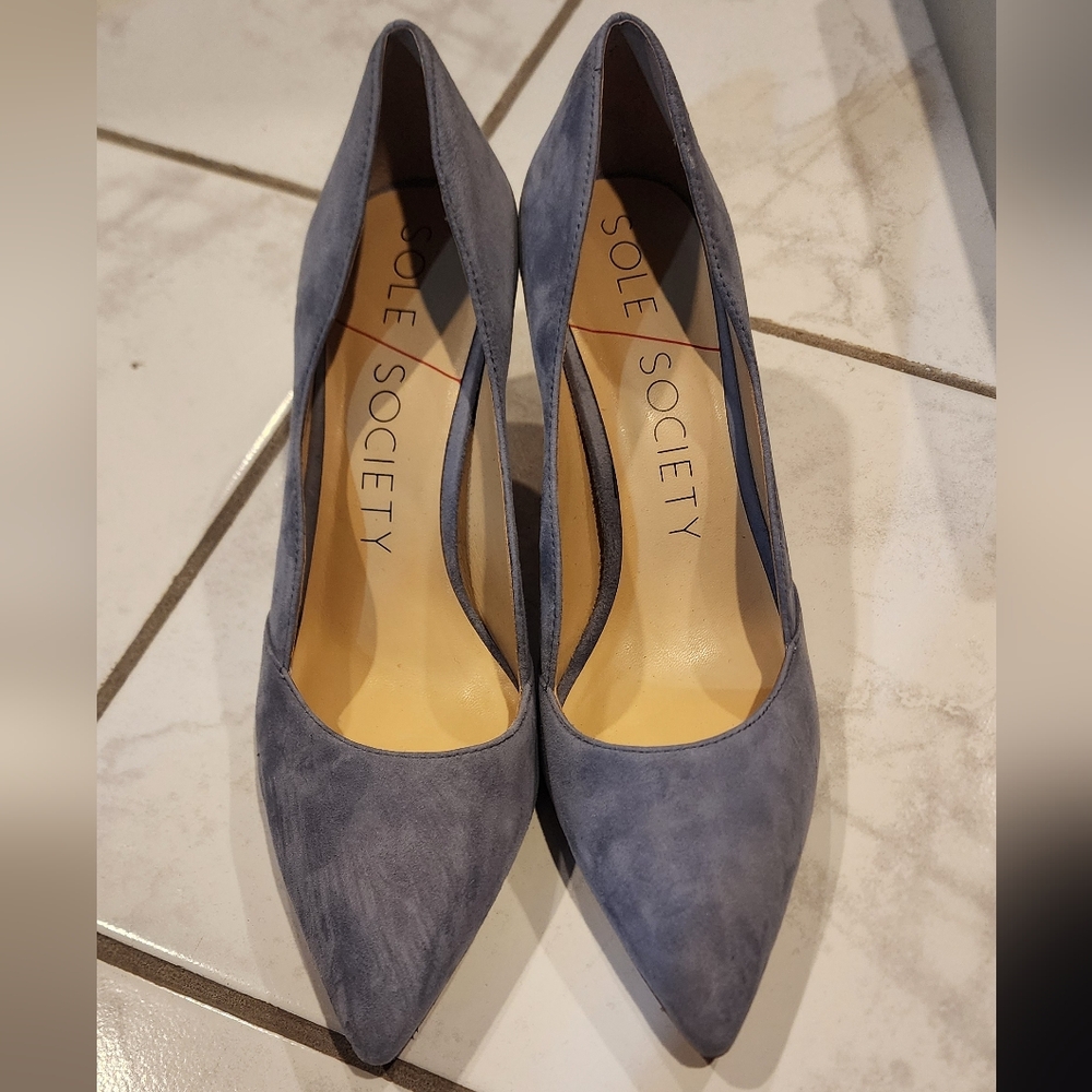 SOLE SOCIETY Blue suede pumps. Size 8.5